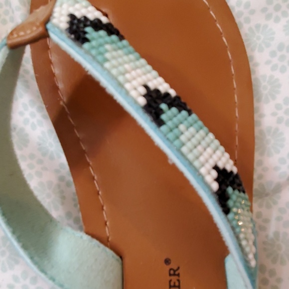 FLIP FLOPS - Picture 2 of 5